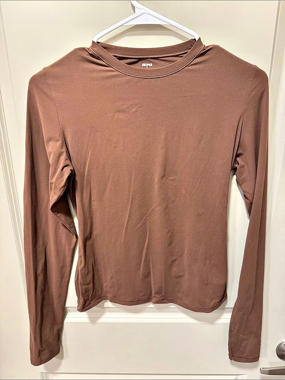 SKIMS Fits Everybody Long Sleeve T-Shirt Brown